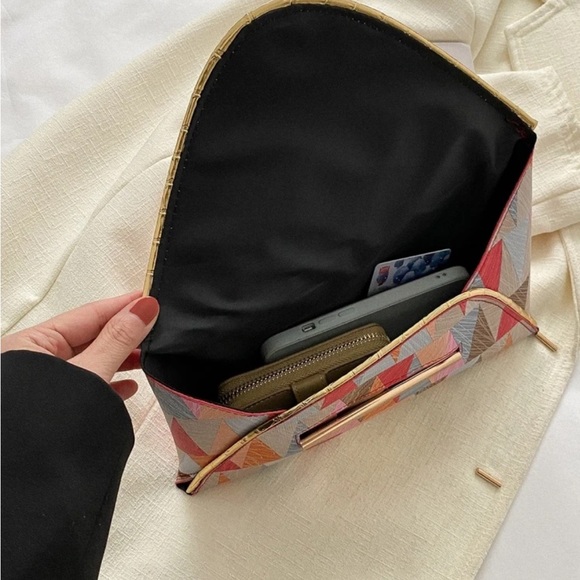 Sold - Picture 4 of 6